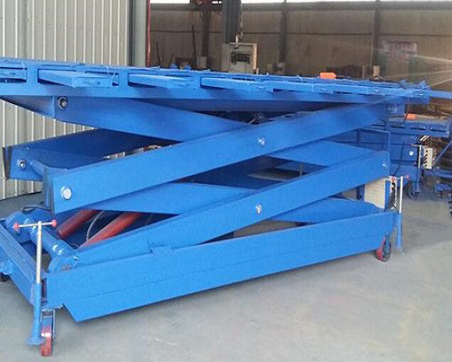 移動式液(yè)壓升降機